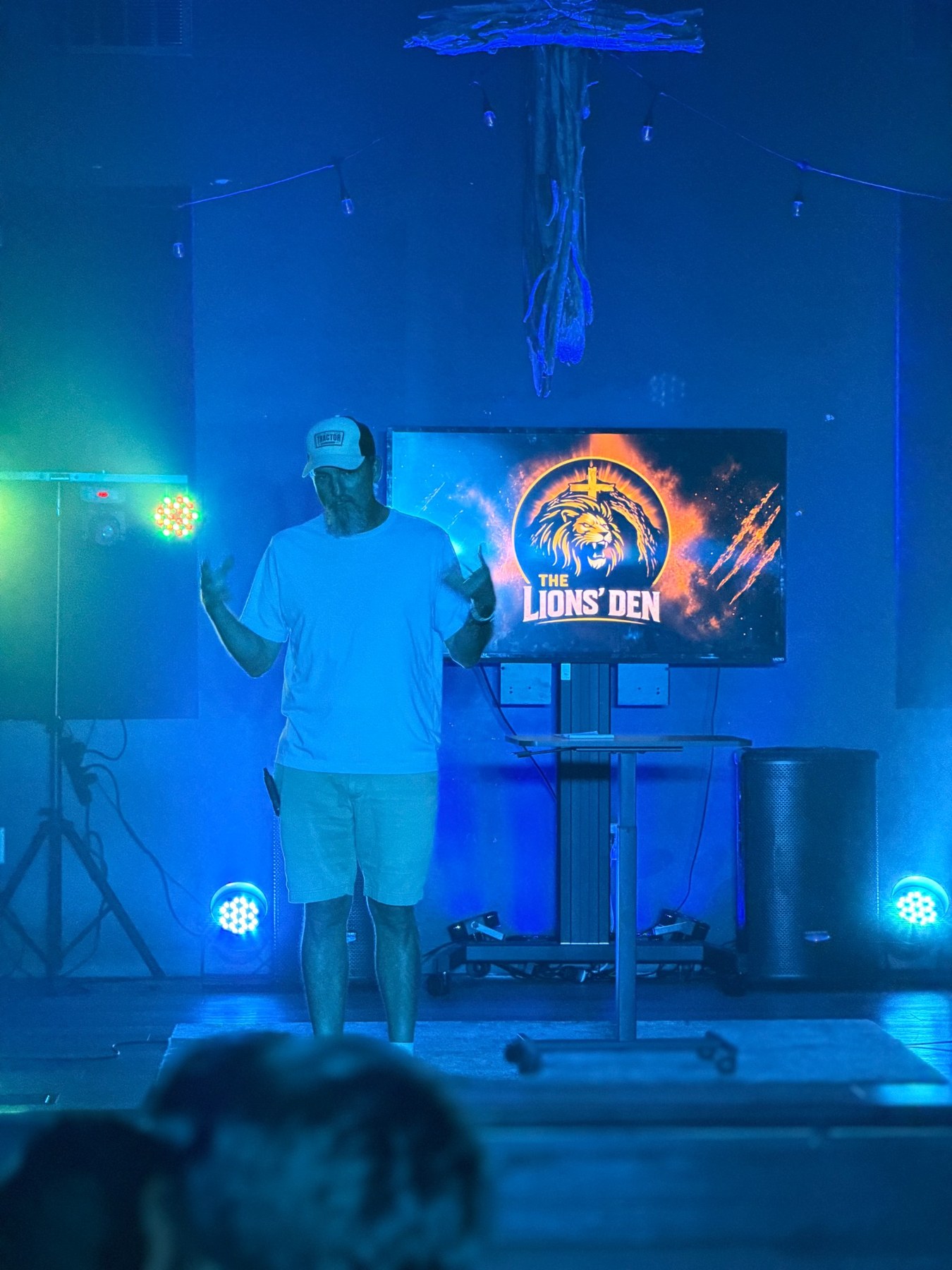 Lions Den speaker with logo screen